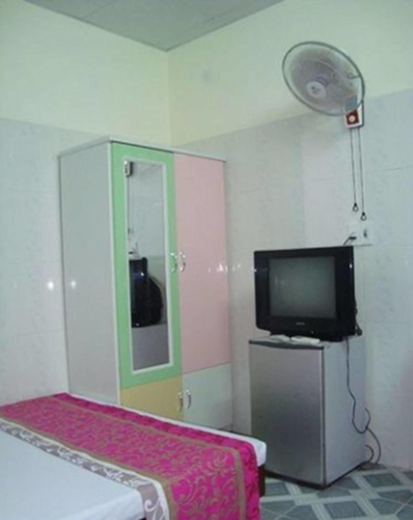Anh Linh 1 Hotel Донгхой Экстерьер фото