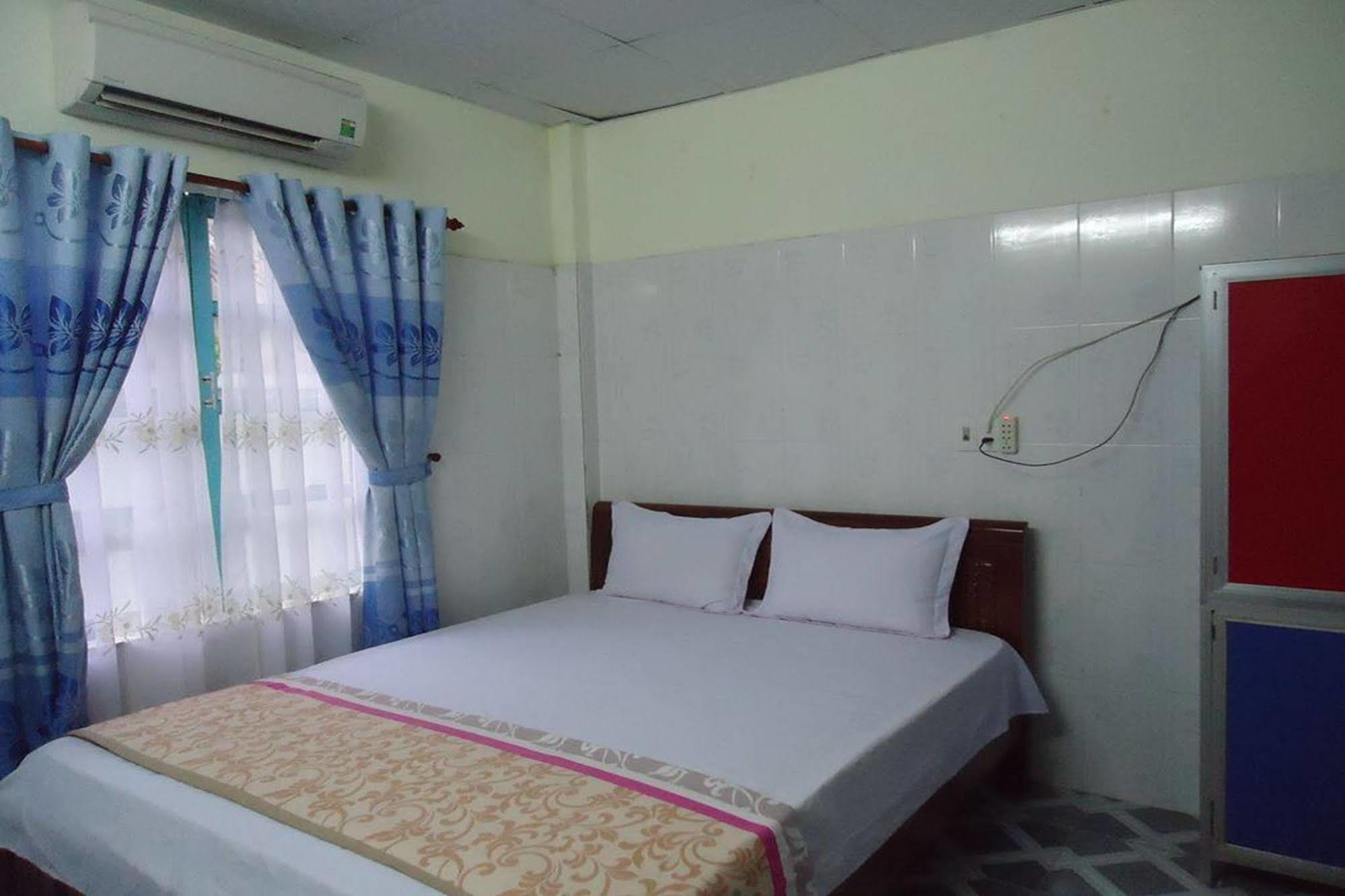 Anh Linh 1 Hotel Донгхой Экстерьер фото