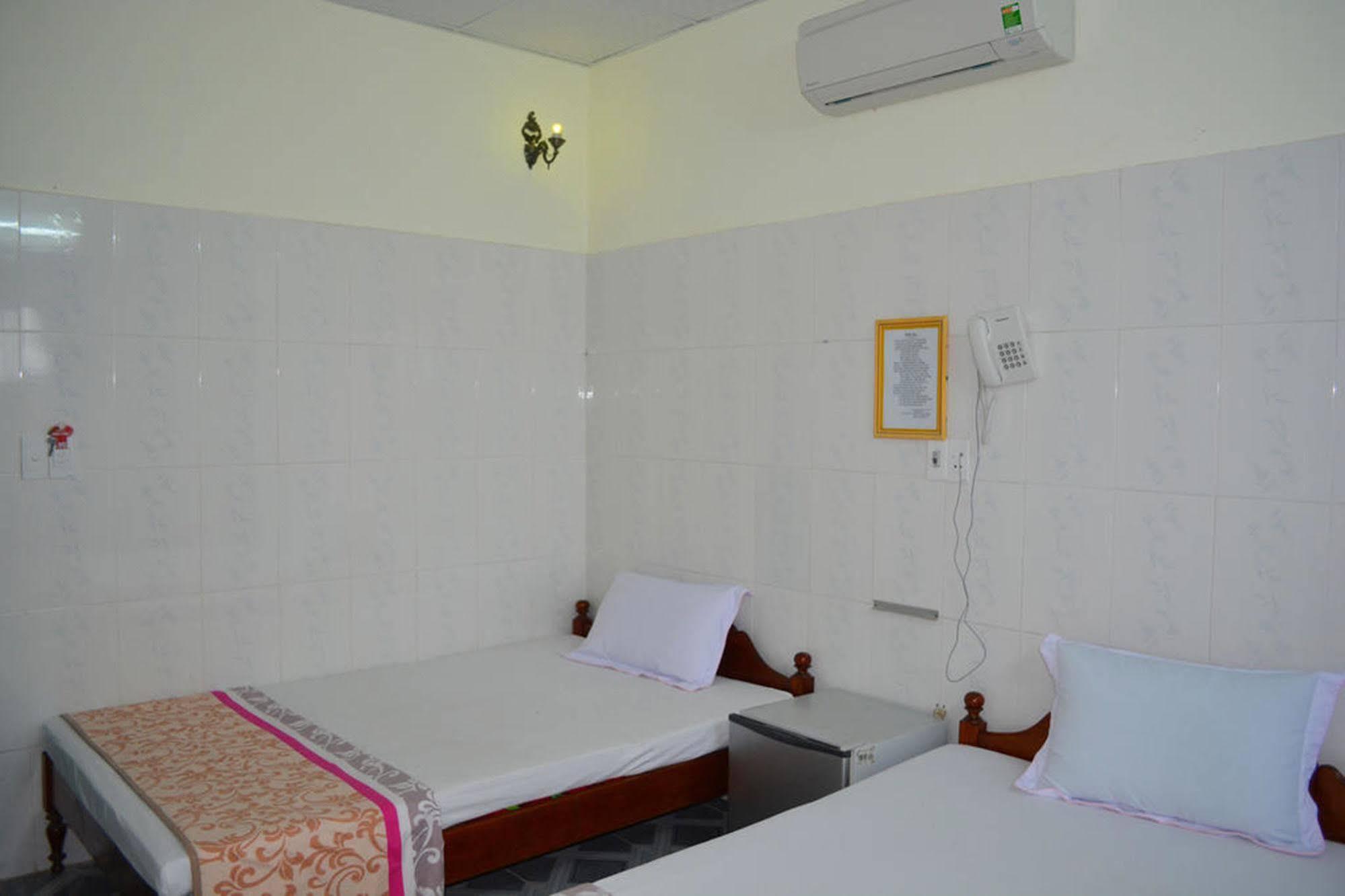 Anh Linh 1 Hotel Донгхой Экстерьер фото